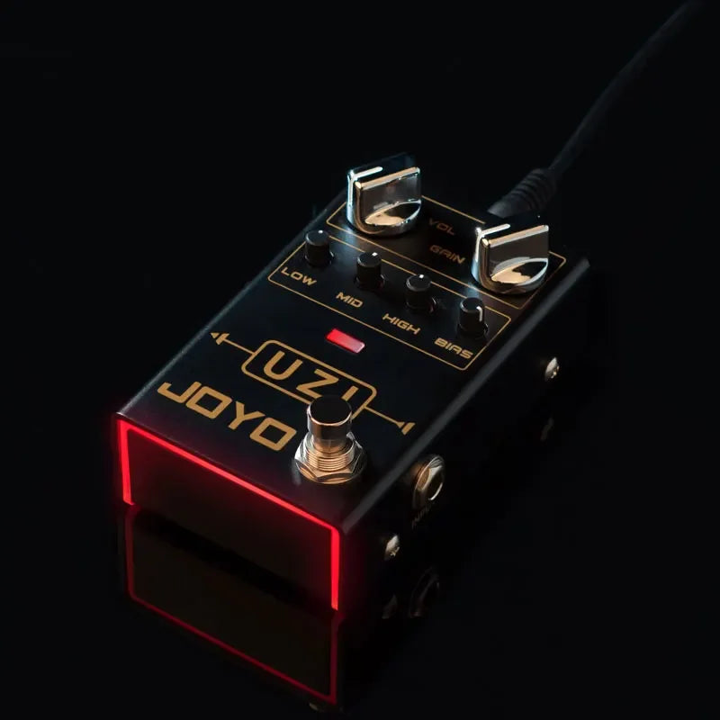Distortion Effects Pedal for Electric Guitar with True Bypass and Heavy Metal Sound Processing