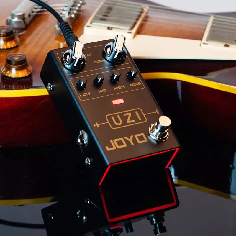 Distortion Effects Pedal for Electric Guitar with True Bypass and Heavy Metal Sound Processing